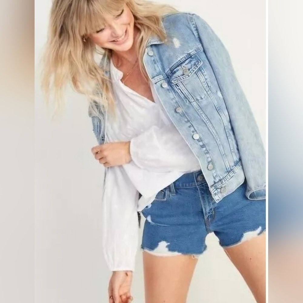 NWT, Old Navy, Boyfriend Distressed Cutoff Jean Shorts, Size 4, Medium Wash - Picture 1 of 10